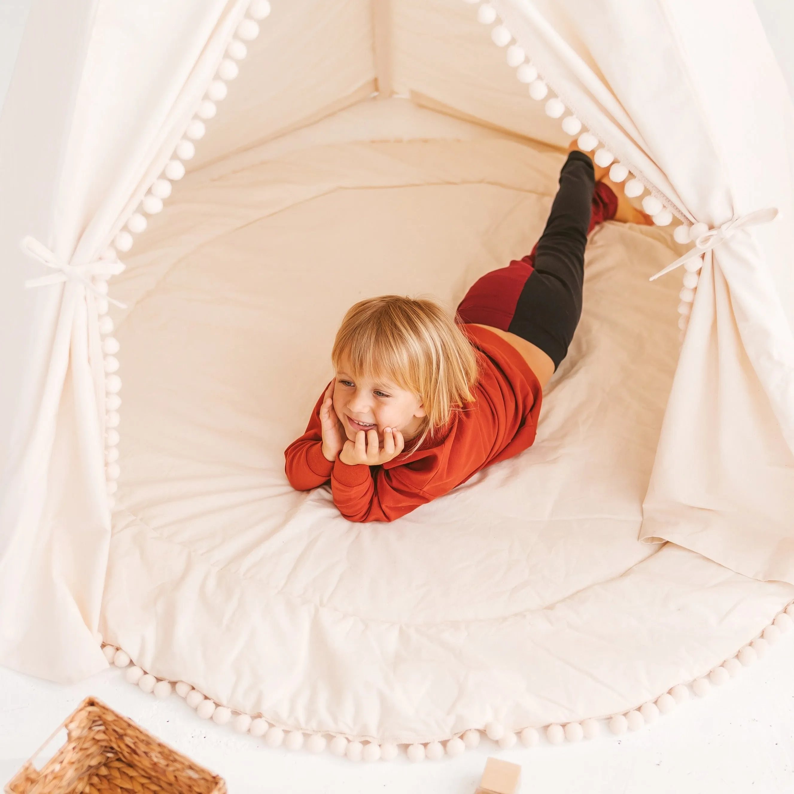 Minicamp Extra Large Kids Teepee Tent With Pom Pom Decor